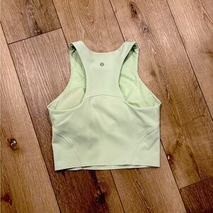 Size 6 Lululemon mint crop top, built-in bra with removable cups, barely worn 🍋